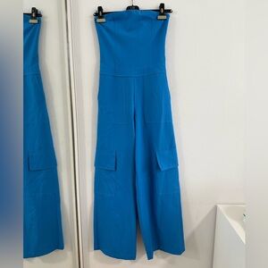 Glam Blue Sleeveless Jumpsuit with Wide-Leg Design